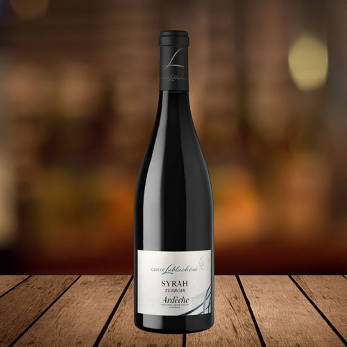 Syrah Terroir, serviert, Szene